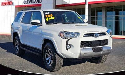 2022 Toyota 4RUNNER TRD Offroad
