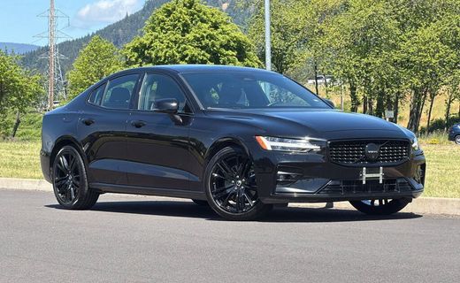2024 Volvo S60 Plus Black Edition
