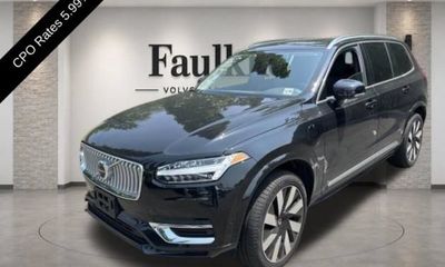 2025 Volvo XC90 Plus Bright