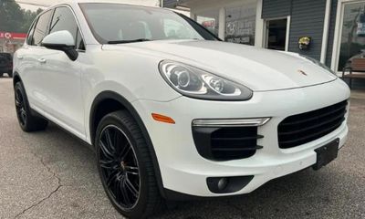 2018 Porsche Cayenne Base Platinum Edition