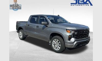 2023 Chevrolet Silverado Custom