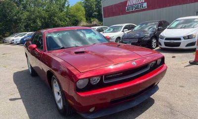 2010 Dodge Challenger Base
