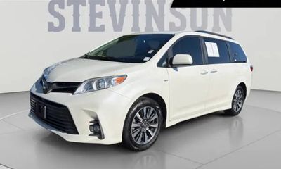 2019 Toyota Sienna LTD Premium XLE