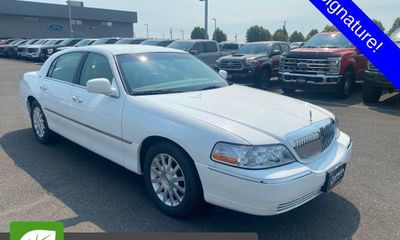 2007 Lincoln Town CAR Signature