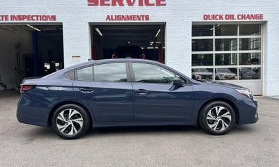 2025 Subaru Legacy Base