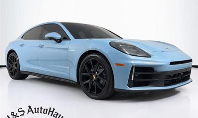 2025 Porsche Panamera 4