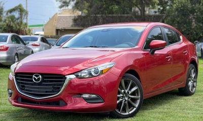 2018 Mazda MAZDA3 Touring