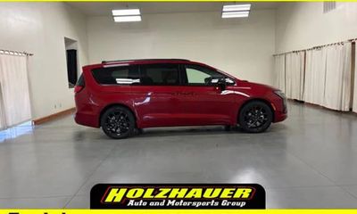 2027 Chrysler Pacifica Limited