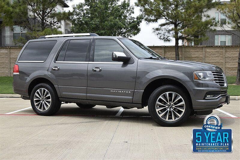 2016 Lincoln Navigator — a typically priced live listing