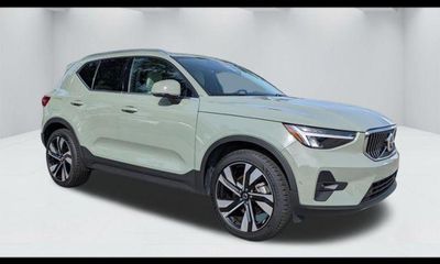 2023 Volvo XC40 Ultimate Bright