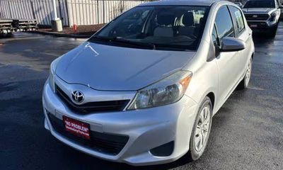 2012 Toyota Yaris LE