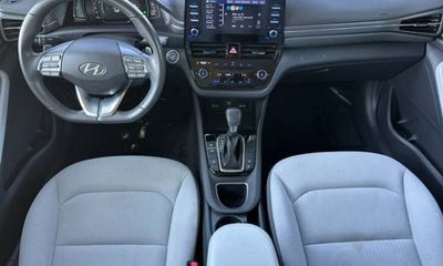2022 Hyundai Ioniq SEL