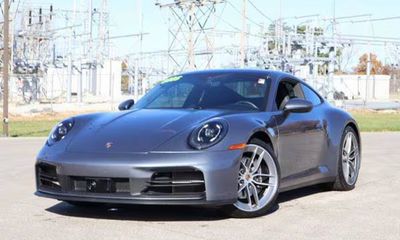 2025 Porsche 911 Carrera