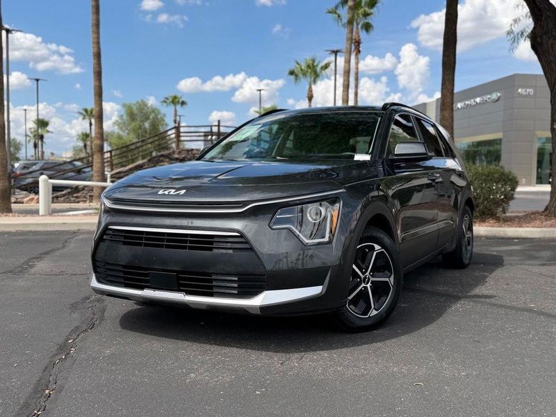 2024 Kia Niro — a typically priced live listing