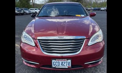 2013 Chrysler 200 Touring