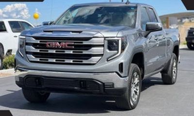 2023 GMC Sierra SLE