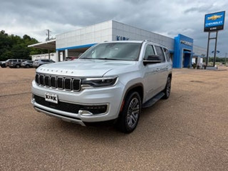 2024 Jeep Wagoneer — a typically priced live listing