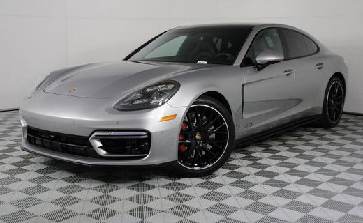 2023 Porsche Panamera GTS