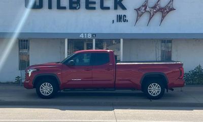 2022 Toyota Tundra SR5