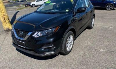 2022 Nissan Rogue Sport SV