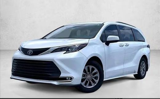 2024 Toyota Sienna XLE