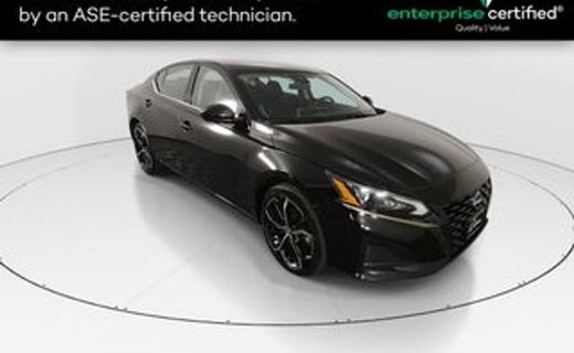 2022 Nissan Altima SR