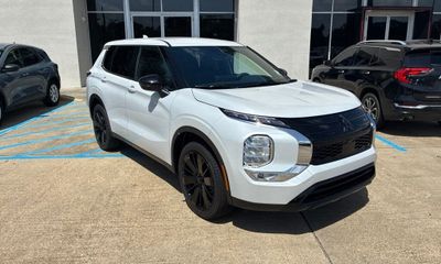 2026 Mitsubishi Outlander SE Trail Edition