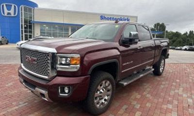 2016 GMC Sierra Denali
