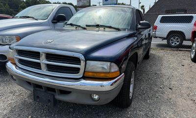 2000 Dodge Dakota Base