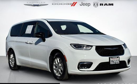 2024 Chrysler Pacifica Touring