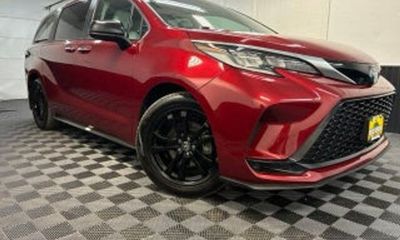 2022 Toyota Sienna XSE 7 Passenger