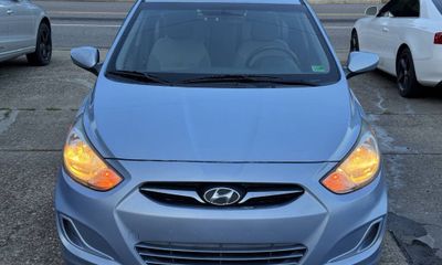2012 Hyundai Accent GL Middle LOW