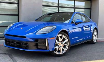 2025 Porsche Panamera 4