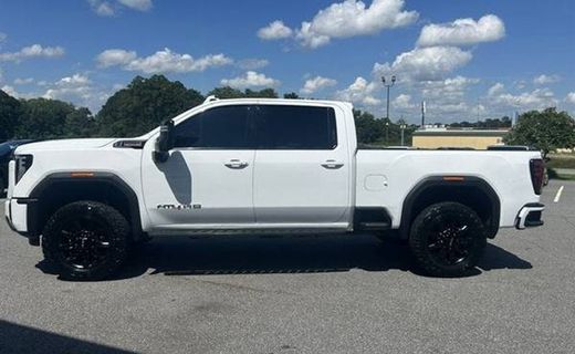 2024 GMC Sierra HD AT4