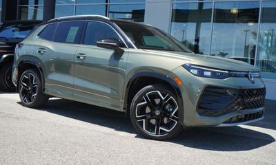 2025 Volkswagen Tiguan 4Motion SEL R