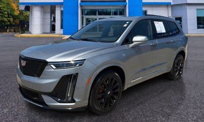 2025 Cadillac XT6 Sport