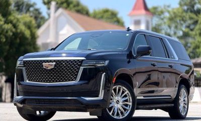 2023 Cadillac Escalade ESV Premium Luxury