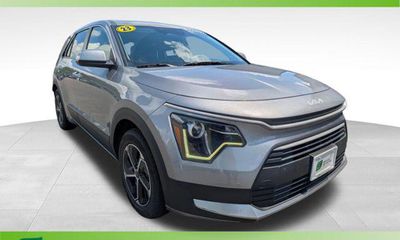 2023 Kia Niro LX