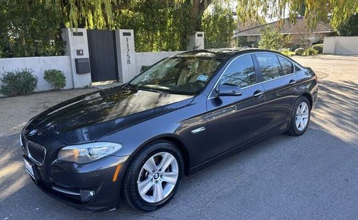 2011 BMW 528I I