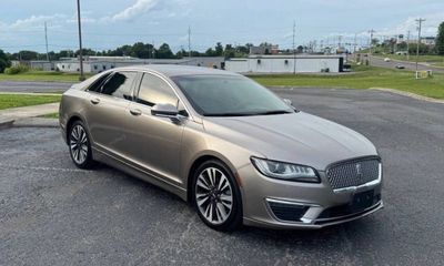 2018 Lincoln MKZ Select