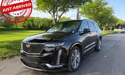 2025 Cadillac XT6 Premium Luxury