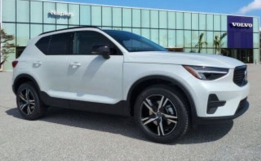 2026 Volvo XC40 Core