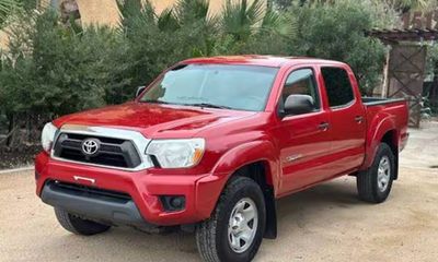 2013 Toyota Tacoma Delux