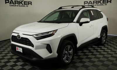 2025 Toyota RAV4 XLE