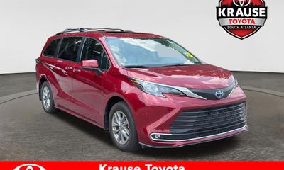 2024 Toyota Sienna XLE