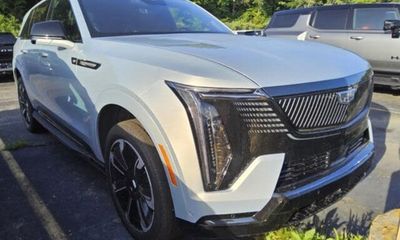 2025 Cadillac Escalade IQ
