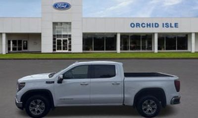 2025 GMC Sierra SLT