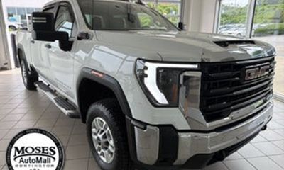 2023 GMC Sierra HD AT4