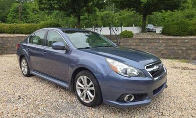 2013 Subaru Legacy Premium M R