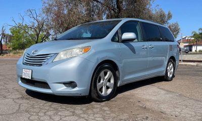 2015 Toyota Sienna LE